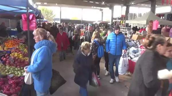 Edirne Pazarında Türk Esnafı Zor Durumda: Bulgar Vatandaşları Alışverişte Öne Çıkıyor