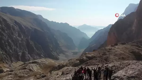 Niğde Aladağlar'da yürüyüşe çıkan yabancı uyruklu ikizler kayboldu