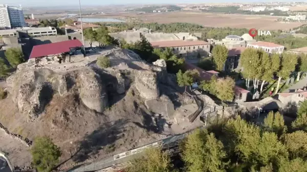 Diyarbakır'daki Amida Höyük Kazısında 'Çanakkale Savaşı' Rozeti Bulundu