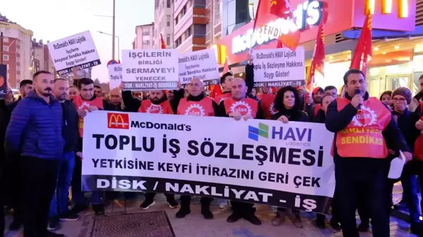 McDonald's Çalışanları, Keyfi İtiraza Karşı Eylem Düzenledi