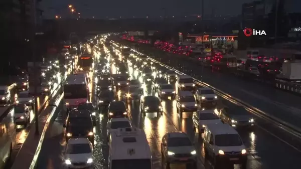 İstanbul'da Trafik Yoğunluğu Yüzde 90'a Ulaştı