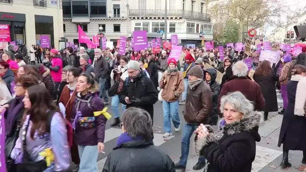 Fransa'da Kadına Yönelik Şiddete Karşı Büyük Yürüyüş