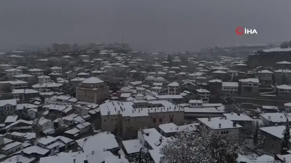 Safranbolu'daki Tarihi Yapılar Karla Kaplandı