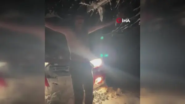 Sakarya'da Dondurucu Soğukta Kar Banyosu Keyfi