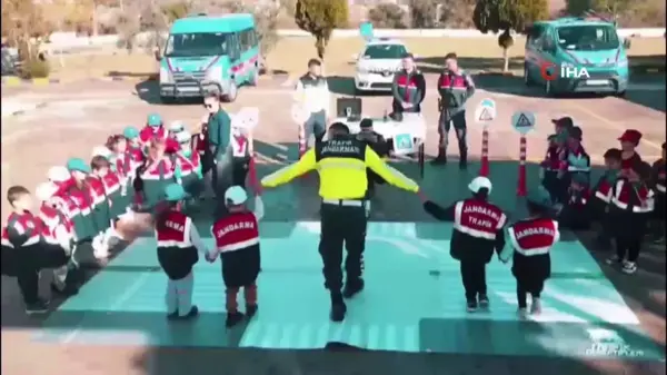 Jandarma'dan Çine'de Anaokulu Öğrencilerine Trafik Eğitimi