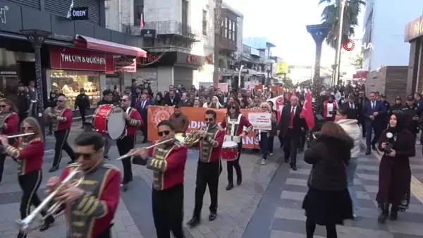 Mersin'de Kadına Yönelik Şiddete Karşı Farkındalık Yürüyüşü Düzenlendi