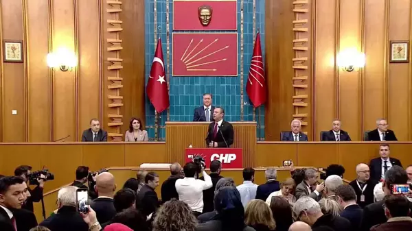 Ümit Özlale CHP'ye Katıldı