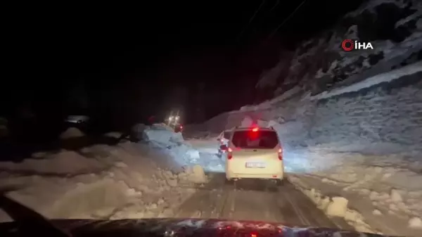 Ayder Yaylası'na Çığ Düştü, Trafik 1 Saat Aksadı