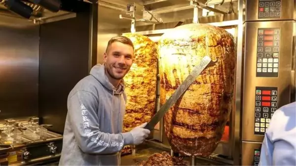 Lukas Podolski, Polonya'ya transfer olup dönerci açacak!