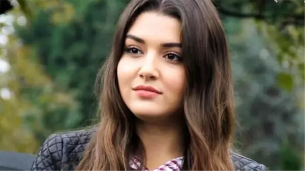 Hande Erçel'e 