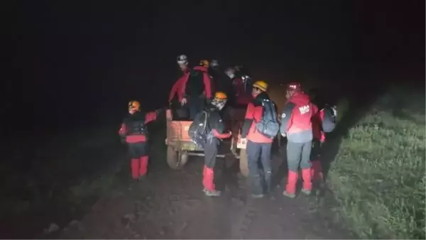 Gürle Dağı'ndan atlayış yaptıktan sonra gözden kaybolan amatör paraşütçünün cesedine ulaşıldı