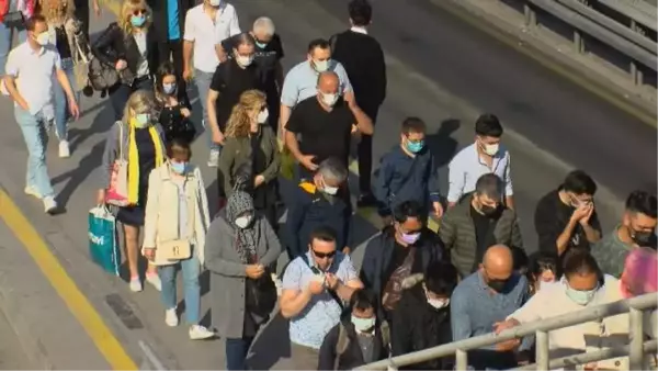 CEVİZLİBAĞ'DA TOPLU TAŞIMADA YOĞUNLUK İSYANI