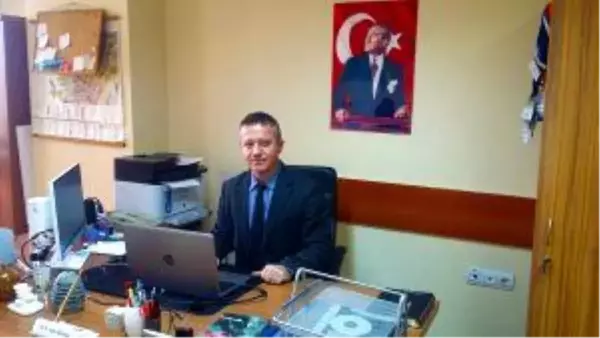 Afyon'da endişe uyandıran göçük ve yarıklar