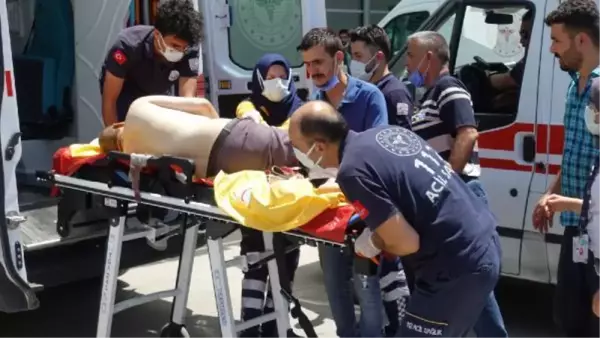 Son dakika gündem: KURBAN KESERKEN ATARDAMARINI KESTİ, AMBULANS HELİKOPTERLE SEVK EDİLDİ