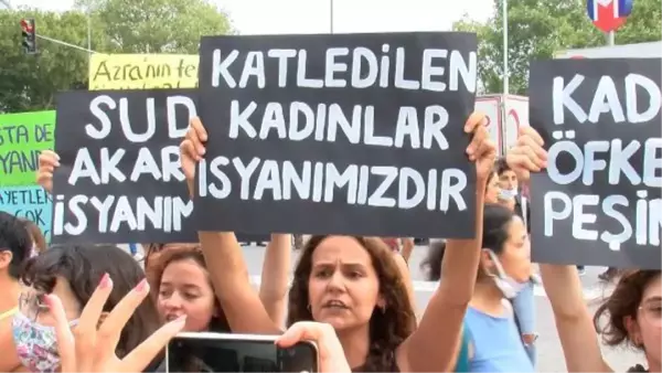 KADIKÖY'DE KADINLARDAN KADIN CİNAYETLERİ EYLEMİ