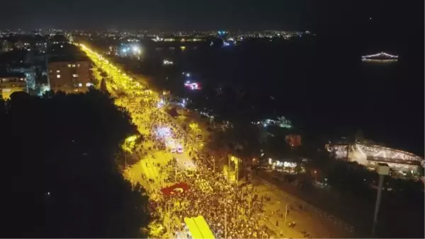 ANTALYA'DA BİNLERCE KİŞİ FENER ALAYINDA BULUŞTU