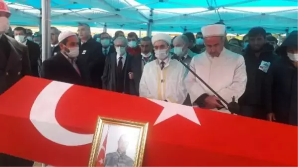 Son dakika haberi! KAHRAMANMARAŞ - Irak'ın kuzeyinde şehit olan sözleşmeli er Çiftçi, son yolculuğuna uğurlandı (2)