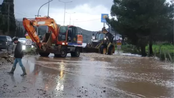 BODRUM'DA SAĞANAK YAĞMUR SU BASKINLARINA NEDEN OLDU