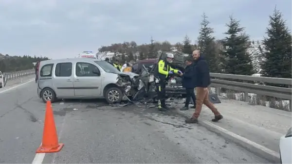 KÜTAHYA'DA ZİNCİRLEME KAZA 5 YARALI