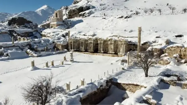 SAGALASSOS ANTİK KENTİ, KAR YAĞIŞIYLA BEMBEYAZ