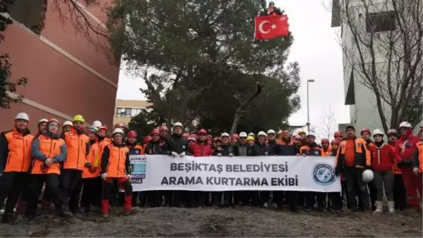 BEŞİKTAŞ'TA DEPREM TATBİKATI DÜZENLENDİ