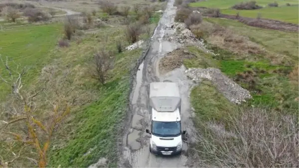 YOL KAÇAK HAFRİYATTAN GEÇİLMEZ OLDU