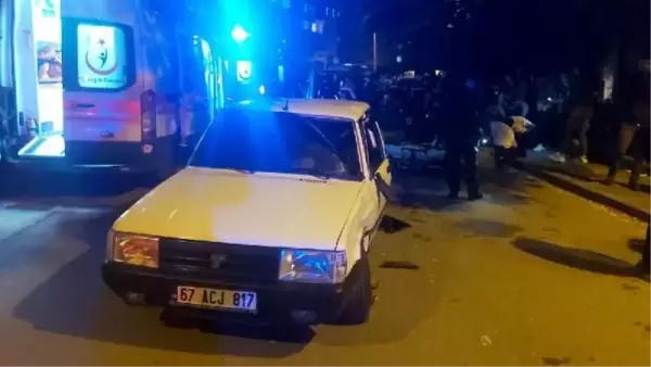 ZONGULDAK'TA MOTOSİKLET İLE OTOMOBİL ÇARPIŞTI: 3 YARALI