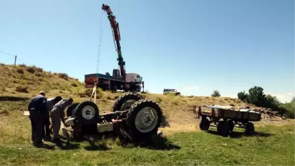 Son Dakika | ERCİŞ'TE YÜN YÜKLÜ TRAKTÖR ÇAYA YUVARLANDI 1 YARALI