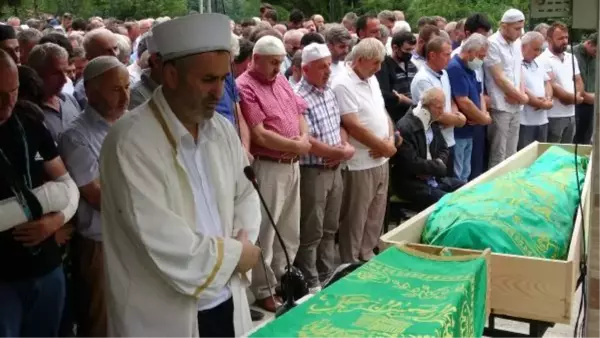 Kız istemeden dönen anne ile oğlu trafik kazasında hayatını kaybetti