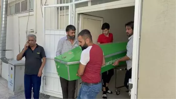 Gaziantep haberleri... GAZİANTEP'TE LASTİĞİ PATLAYAN MOTOSİKLET DEVRİLDİ 1 ÖLÜ, 1 YARALI