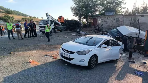 Gaziantep'te freni patlayan kamyonun çarptığı araçlarda hayatını kaybedenlerin deprem hikayesi