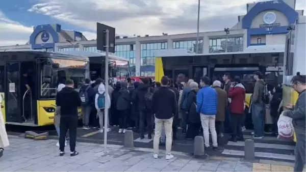 Atatürk Havalimanı'nda Metro Seferleri Durduruldu