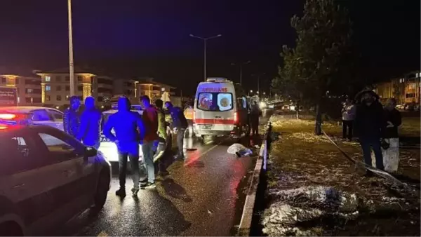 Kütahya'da Otomobil Çarptı: 1 Ölü, 1 Yaralı