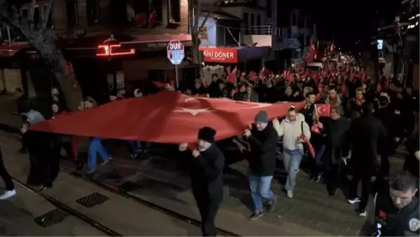 İYİ PARTİ'DEN BURSA'DA ŞEHİTLER İÇİN YÜRÜYÜŞ