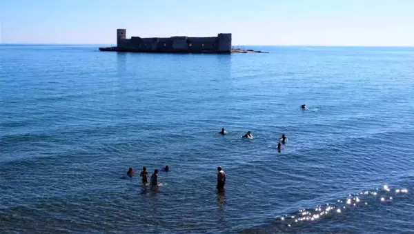 Pastırma yazında Mersin'de deniz keyfi