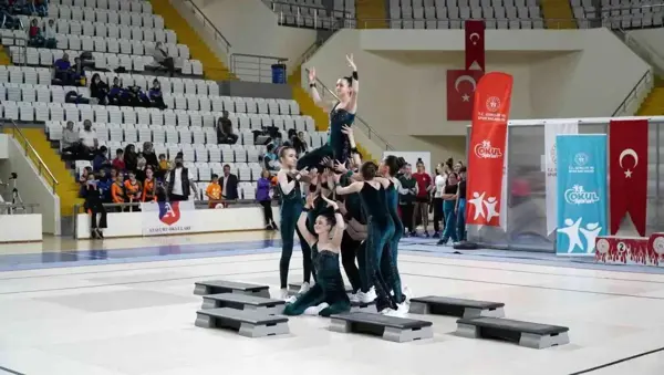 Okul Sporları Cimnastik Türkiye Şampiyonası Manisa'da yapıldı