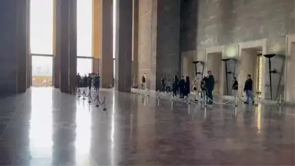 Birlik ve Dayanışma Sendikası Anıtkabir'i ziyaret etti