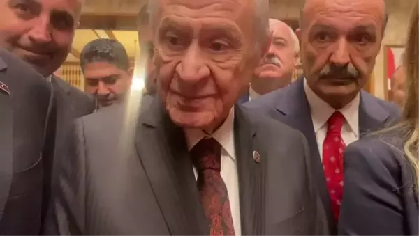 Bahçeli'den Dem Partililerle Tokalaşma Açıklaması:  