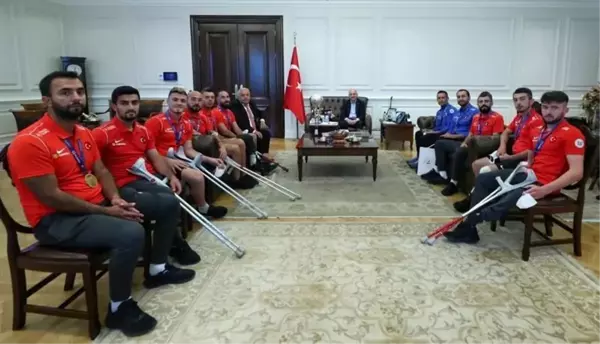 İçişleri Bakanı Soylu, Avrupa Şampiyonu Ampute Futbol Milli takımını kabul etti