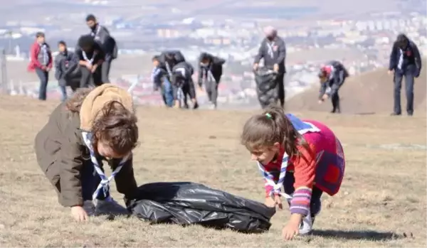 PALANDÖKEN'DEN POŞET POŞET ÇÖP TOPLADILAR