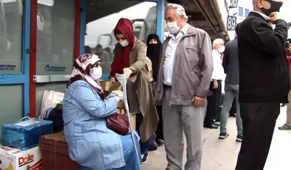 İzin belgesini alan 65 yaş üstü vatandaşlar İstanbul'dan ayrılmaya başladı