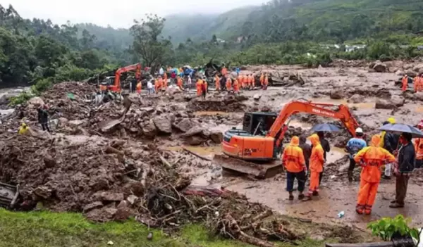 Hindistan'ın Kerala eyaletinde meydana gelen heyelanda 45 kişi hayatını kaybetti