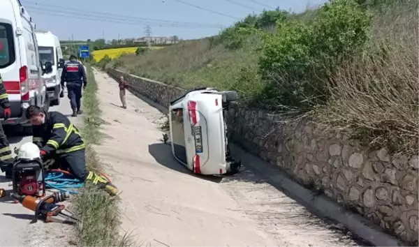 OTOMOBİL TAKLA ATTI; SÜRÜCÜ ÖLDÜ, EŞİ YARALI