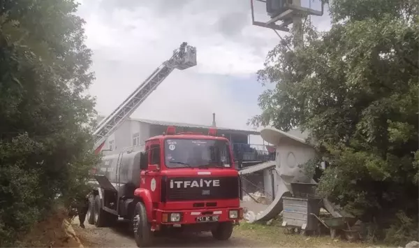 Fabrikada çıkan yangın söndürüldü