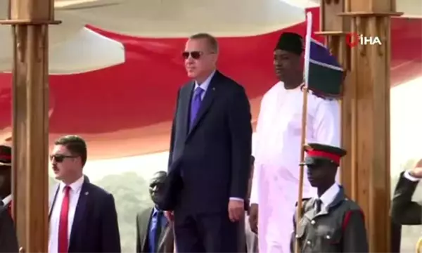 Cumhurbaşkanı Erdoğan, Gambiya'da resmi törenle karşılandı