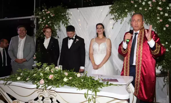 İYİ Parti Genel Başkanı Akşener, Çanakkale'de nikah şahidi oldu