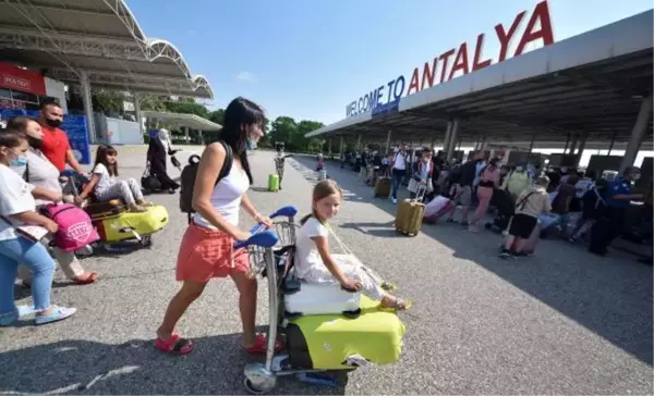 ANTALYA'DA, TURİZMDE PANDEMİ DÖNEMİNİN YARALARI SARILMAYA ÇALIŞILIYOR