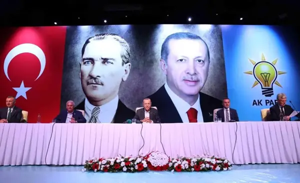 Cumhurbaşkanı Erdoğan partililerle bir araya geldi