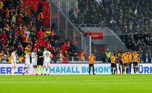 Beşiktaş, Göztepe'ye deplasmanda 2-1 mağlup oldu