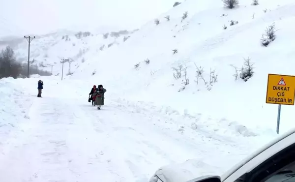 Van'da tipide mahsur kalan vatandaşlar için seferber oldular